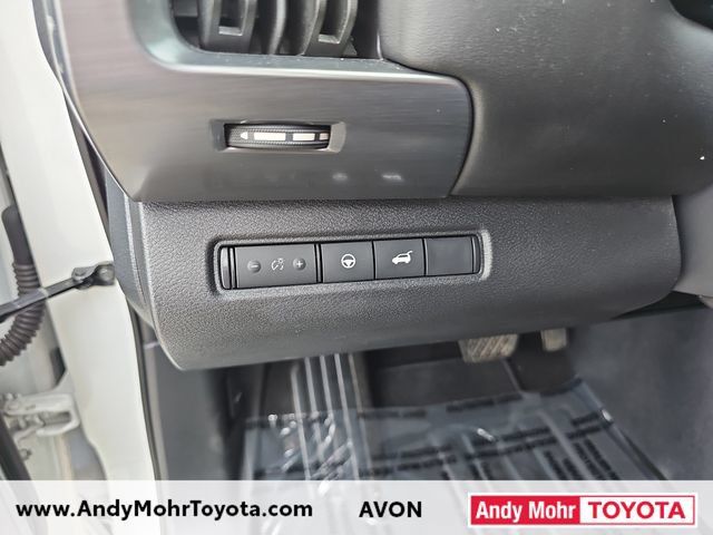 Used 2023 Nissan Pathfinder SL AWD/4WD image 14