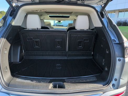 Used 2023 Buick Enclave Avenir w/ Avenir Technology Package image 5