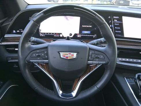 Used 2024 Cadillac Escalade Premium Luxury image 11