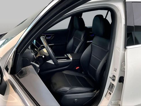 Used 2024 Mercedes-Benz GLC 300 4MATIC image 8