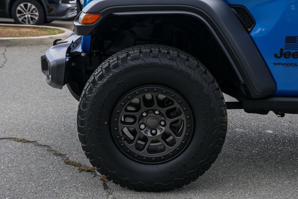 Used 2022 Jeep Wrangler Unlimited Sport w/ Xtreme Recon 35" Tire Package AWD/4WD image 12