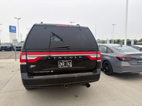Used 2017 Lincoln Navigator L Select AWD/4WD image 7