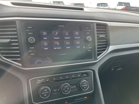 Used 2021 Volkswagen Atlas SE image 42
