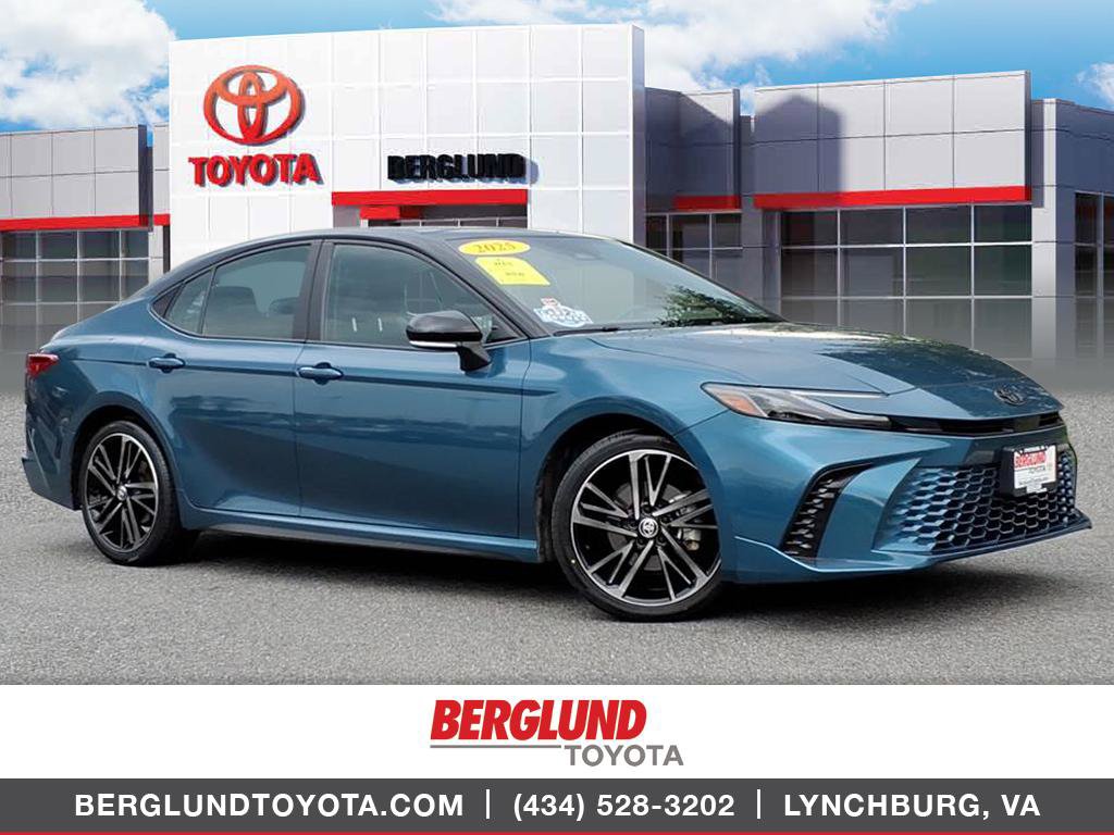 Used 2025 Toyota Camry XSE FWD image 1