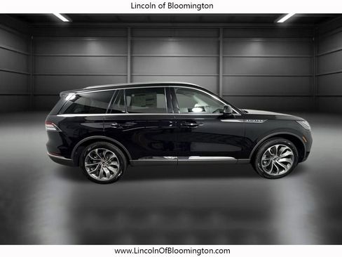 New 2026 Lincoln Aviator AWD image 7