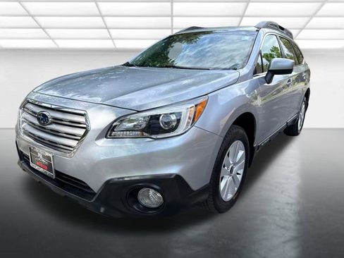 Used 2017 Subaru Outback 2.5i Premium w/ Popular Package #2 AWD/4WD image 1