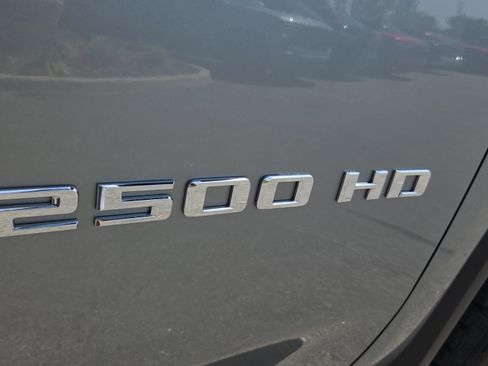 Used 2025 Chevrolet Silverado 2500 LT AWD/4WD image 34