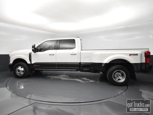 Used 2024 Ford F350 King Ranch w/ FX4 Off-Road Package AWD/4WD image 3