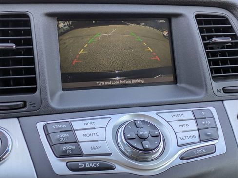 Used 2010 Nissan Murano LE w/ Navigation Pkg image 16