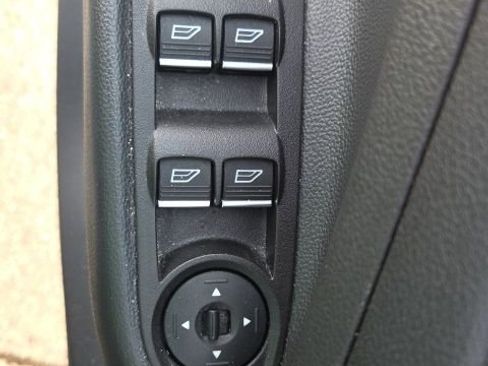 Used 2017 Ford C-MAX SE image 27