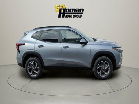New 2026 Chevrolet Trax LT w/ Driver Confidence Package FWD image 6