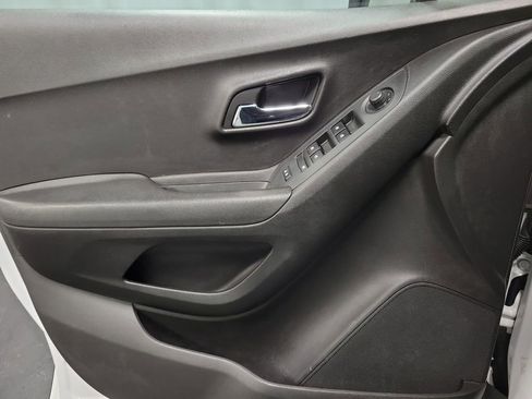 Used 2019 Chevrolet Trax LT image 21