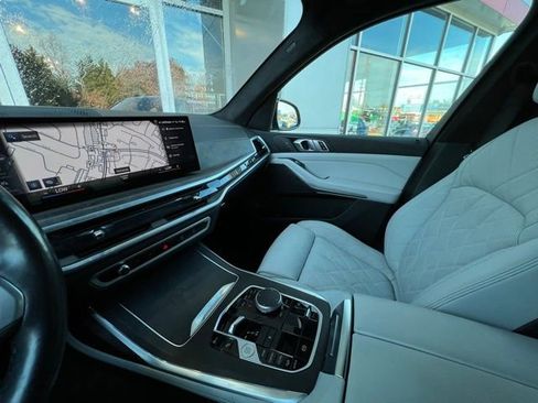 Used 2023 BMW X7 xDrive40i w/ M Sport Package image 16