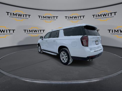 Used 2024 Chevrolet Suburban Premier image 7
