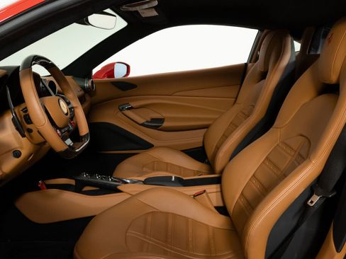 Used 2022 Ferrari F8 Tributo image 37