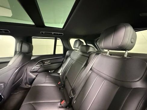 Used 2025 Land Rover Range Rover SE AWD/4WD image 27
