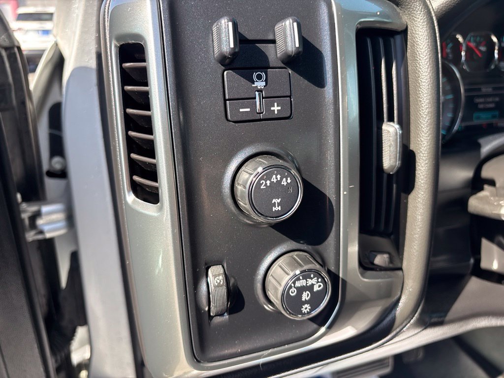 Used 2018 Chevrolet Silverado 2500 LTZ w/ Duramax Plus Package AWD/4WD image 21