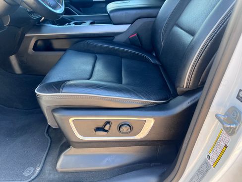 Used 2023 RAM 1500 Laramie AWD/4WD image 21