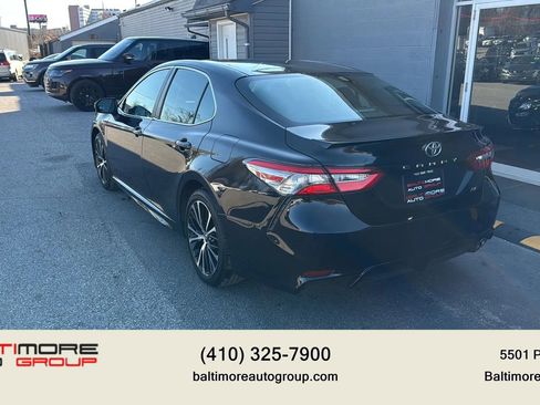 Used 2018 Toyota Camry SE image 6