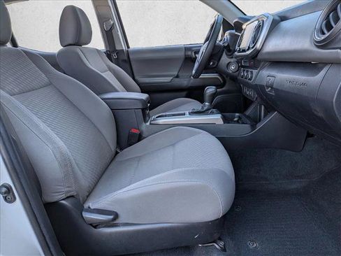 Used 2022 Toyota Tacoma SR5 RWD image 20