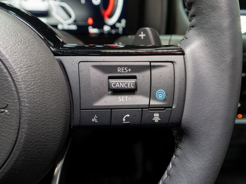 Used 2024 Nissan Rogue SL image 27