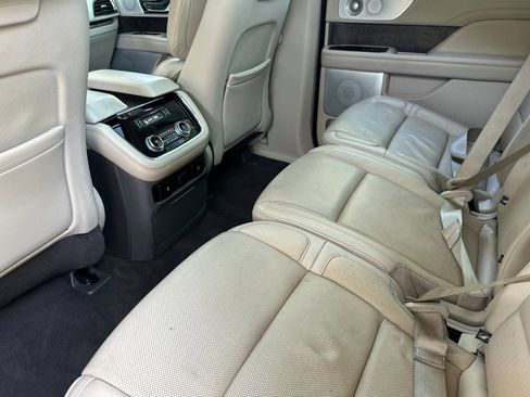 Used 2018 Lincoln Navigator L Reserve w/ Technology Package image 28