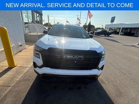 Used 2026 GMC Terrain Elevation w/ Black Edition AWD/4WD image 4