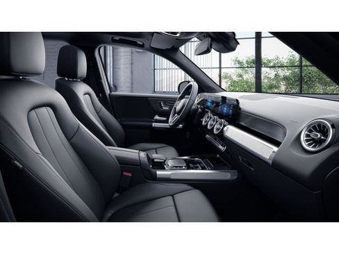 Used 2021 Mercedes-Benz GLB 250 4MATIC image 4