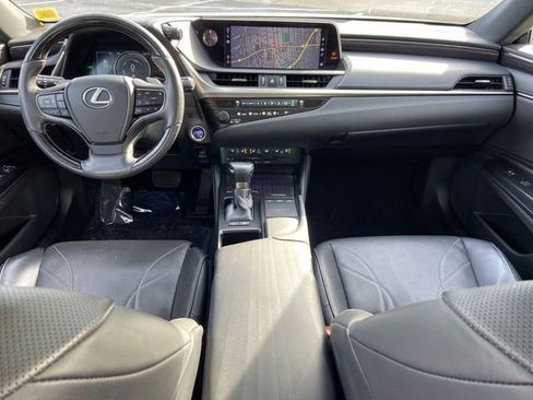 Certified 2020 Lexus ES 300h w/ Accessory Package image 11
