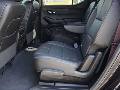 Used 2023 Chevrolet Traverse RS w/ LPO, Floor Liner Package AWD/4WD image 33