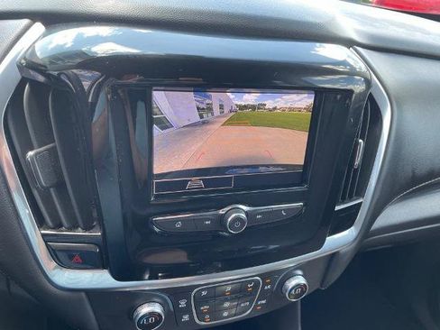 Used 2021 Chevrolet Traverse LS FWD image 21