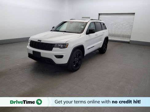 Used 2019 Jeep Grand Cherokee Laredo AWD/4WD image 1