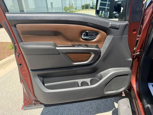 Used 2016 Nissan Titan Platinum Reserve AWD/4WD image 15