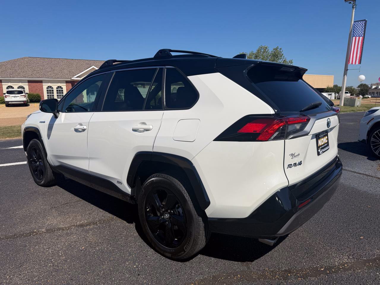 Used 2021 Toyota RAV4 XSE AWD/4WD image 7