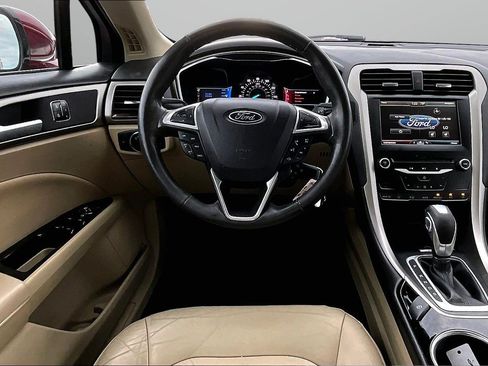 Used 2014 Ford Fusion SE w/ Equipment Group 202A FWD image 5
