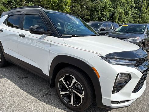 Used 2023 Chevrolet TrailBlazer RS w/ Sun and Liftgate Package FWD image 5