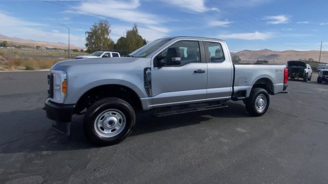 Used 2023 Ford F250 XL AWD/4WD image 4