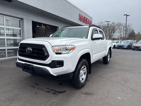 Used 2021 Toyota Tacoma SR AWD/4WD image 7