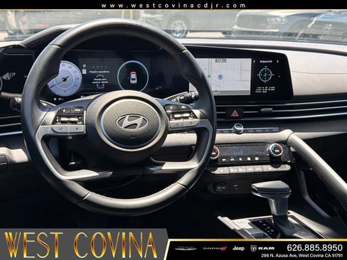 Used 2025 Hyundai Elantra SEL FWD image 32