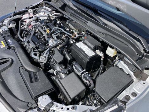 Certified 2025 Toyota Corolla LE FWD image 31