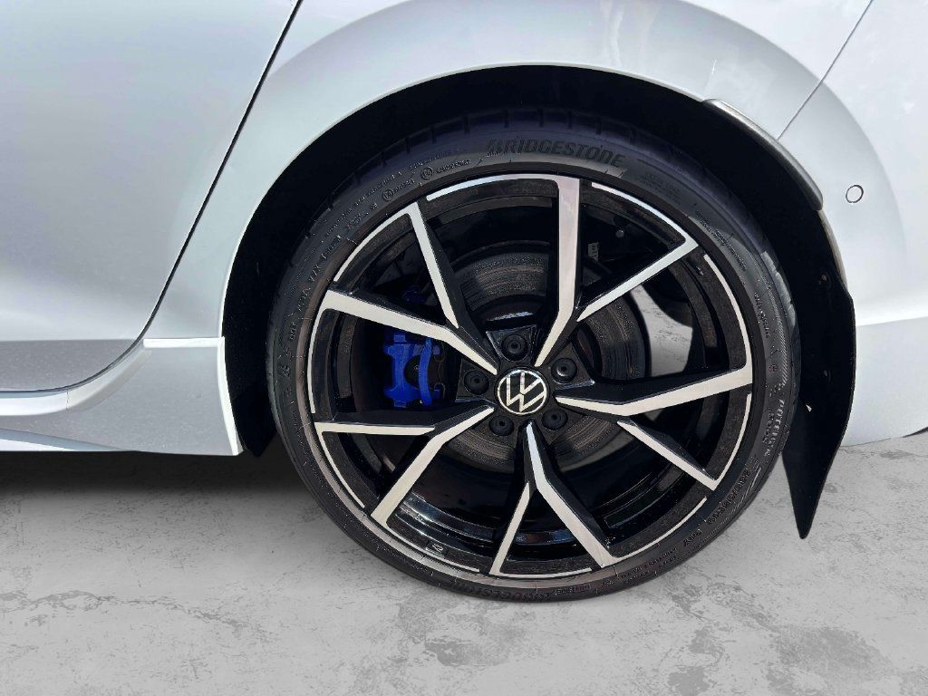 Used 2022 Volkswagen Golf R AWD/4WD image 9