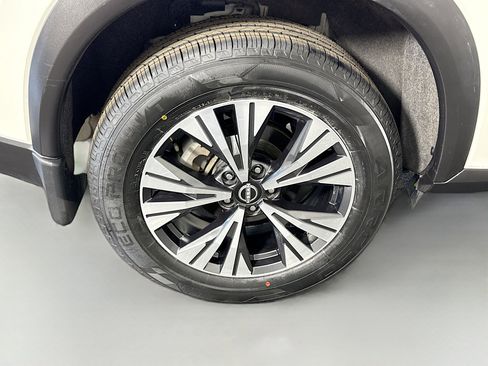 Used 2023 Nissan Rogue SV image 33