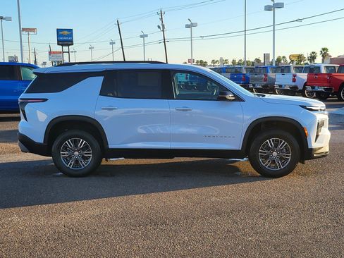 New 2026 Chevrolet Traverse LT w/ Driver Confidence Package FWD image 6