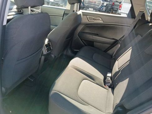 Used 2023 Kia Sportage LX AWD/4WD image 11
