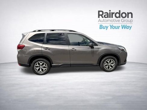 Used 2022 Subaru Forester Premium AWD/4WD image 38