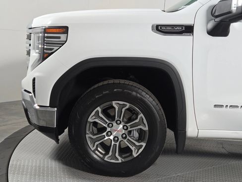Used 2025 GMC Sierra 1500 SLT RWD image 9