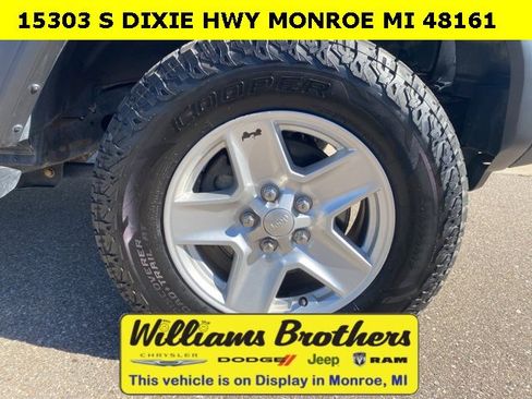 Used 2020 Jeep Gladiator Sport w/ Quick Order Package 24S image 9