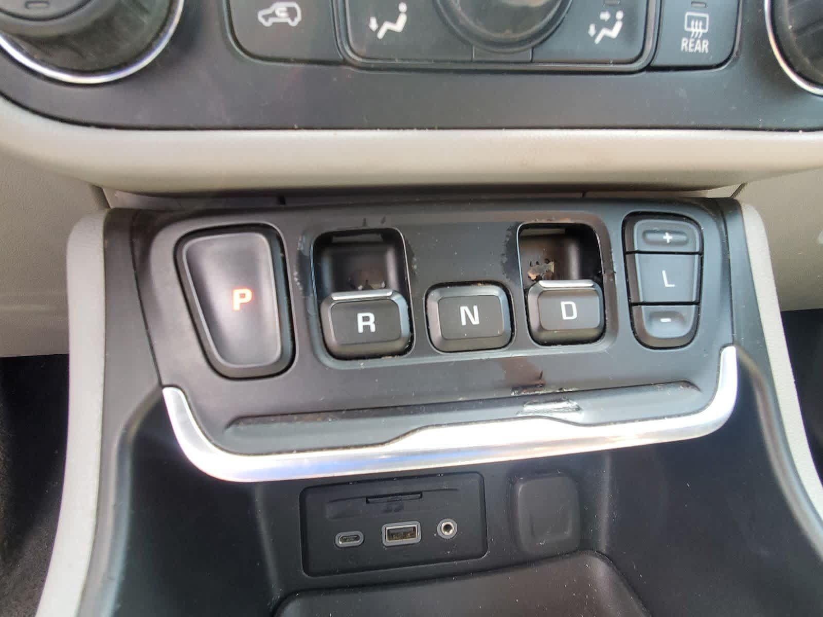 Used 2020 GMC Terrain SLT w/ Preferred Package FWD image 16
