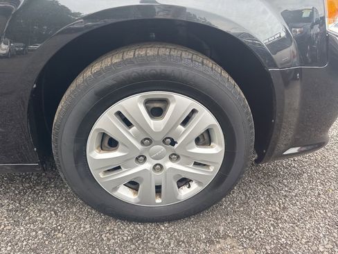 Used 2019 Dodge Grand Caravan SE image 23