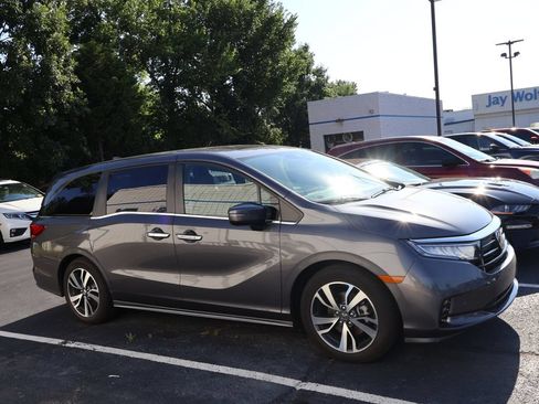 Certified 2023 Honda Odyssey Touring image 4